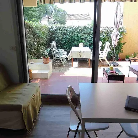 Apartment Le Lavandou, 1 Piece, 3 Personnes - Fr-1-308-178